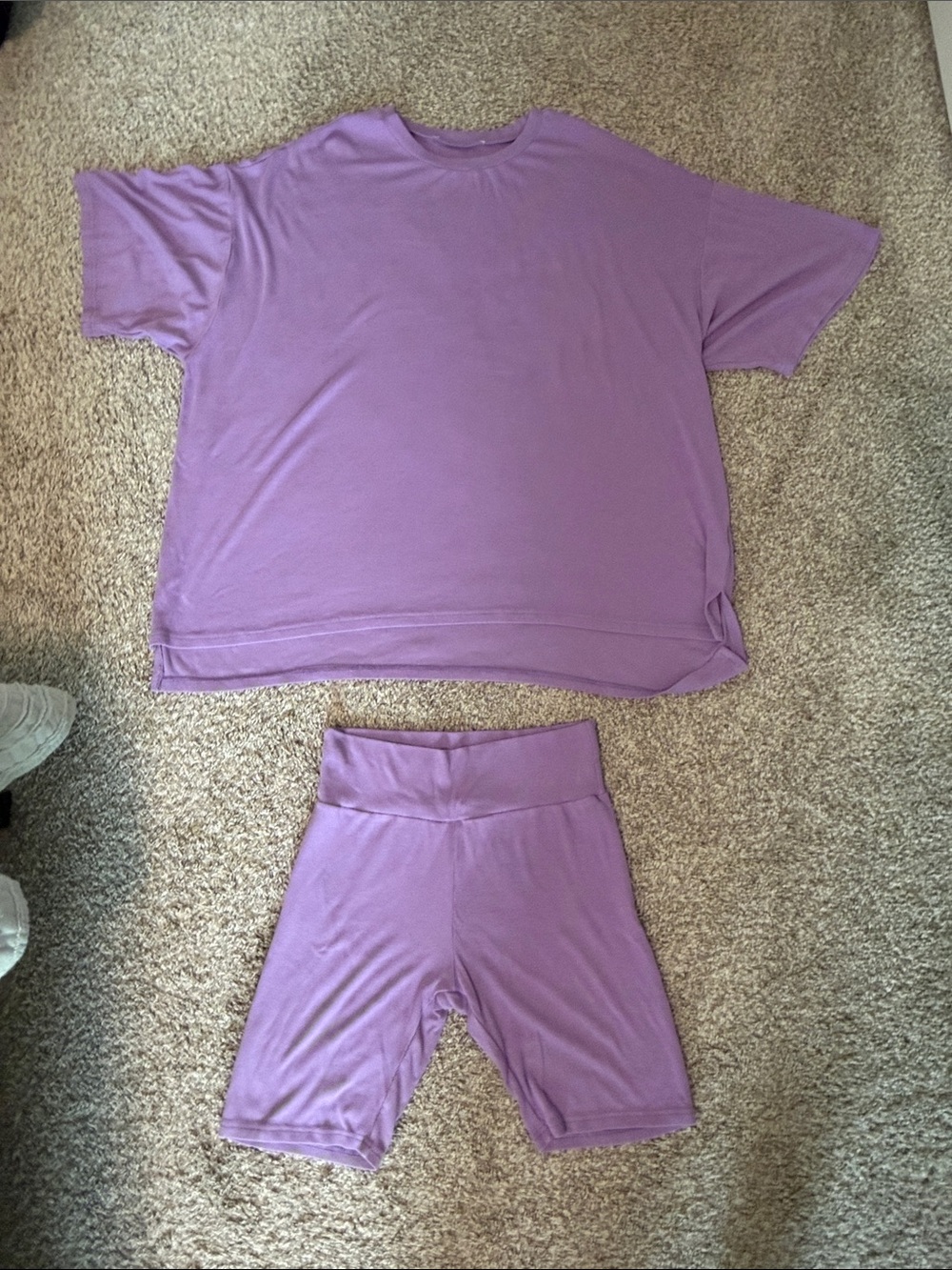 WKND chasers daydreamer ribbed Lilac Two-Piece Lounge Set - Tee & Bike Shorts